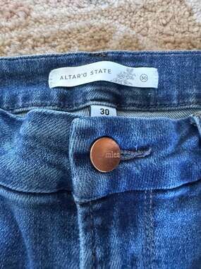 Altar'd State x Mica Mid-Rise Medium Wash Distressed Skinny Jeans Size 30